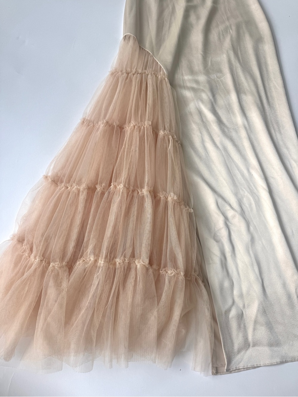Alice + Olivia Ryn Ivory Open Back Tulle Slit Maxi Gown - Picture 7 of 8